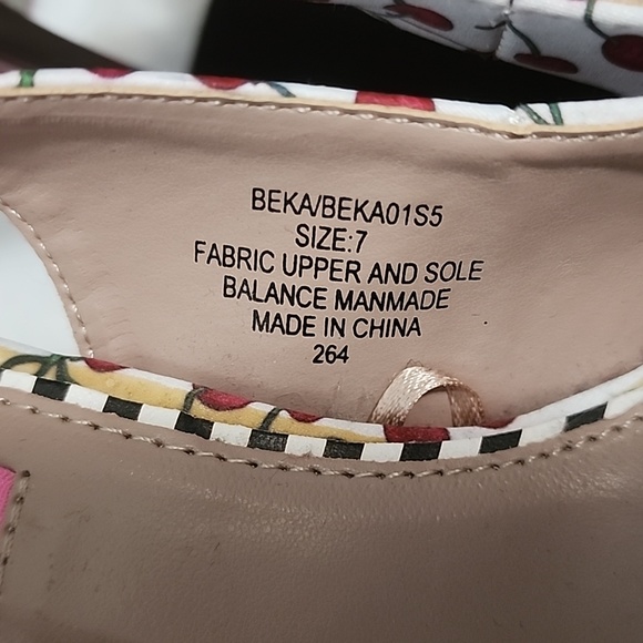 Amazing Betsy Johnson Cherry Heels - Picture 4 of 8